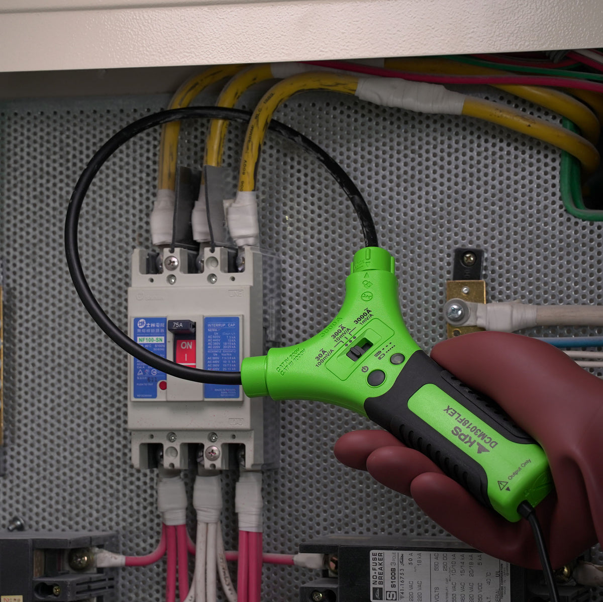 Pinza amperimétrica con sonda flexible KPS DCM3018